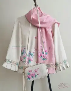 رنگ مانتو سال ۱۴۰۵ چه رنگی است